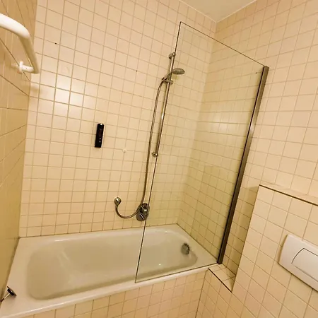 Xenios Frankfurt Westend 4*