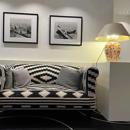 Xenios Frankfurt Westend 4* 프랑크푸르트